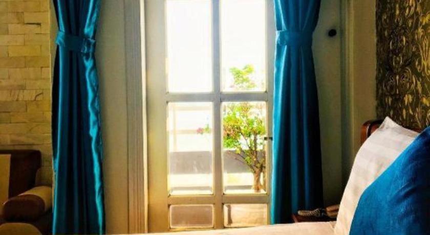 Whale Hướng đại Dương Khách sạn Đà Nẵng